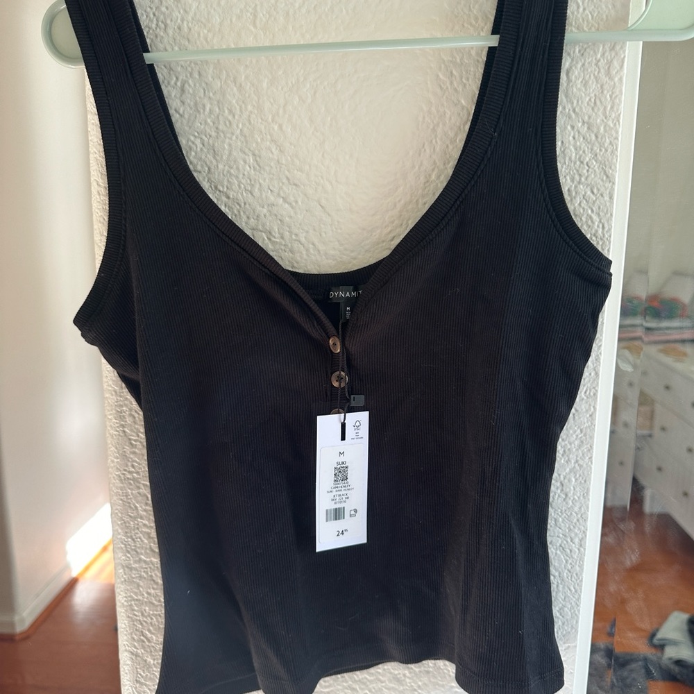 NWT Dynamite Cropped Suki Henley Tank